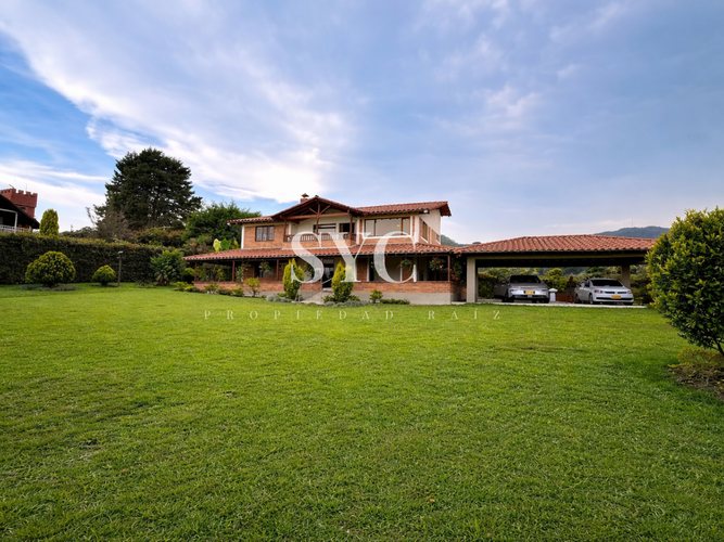 Casa de 6 alcobas en venta en Campo Alegre, El Carmen de Viboral, 1400 m² · foto 3 de 24
