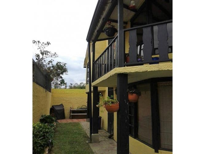 Casa de 3 alcobas en venta en Cota, 197 m² · foto 3 de 24