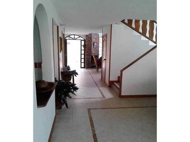 Casa de 3 alcobas en venta en Cota, 197 m² · foto 9 de 24