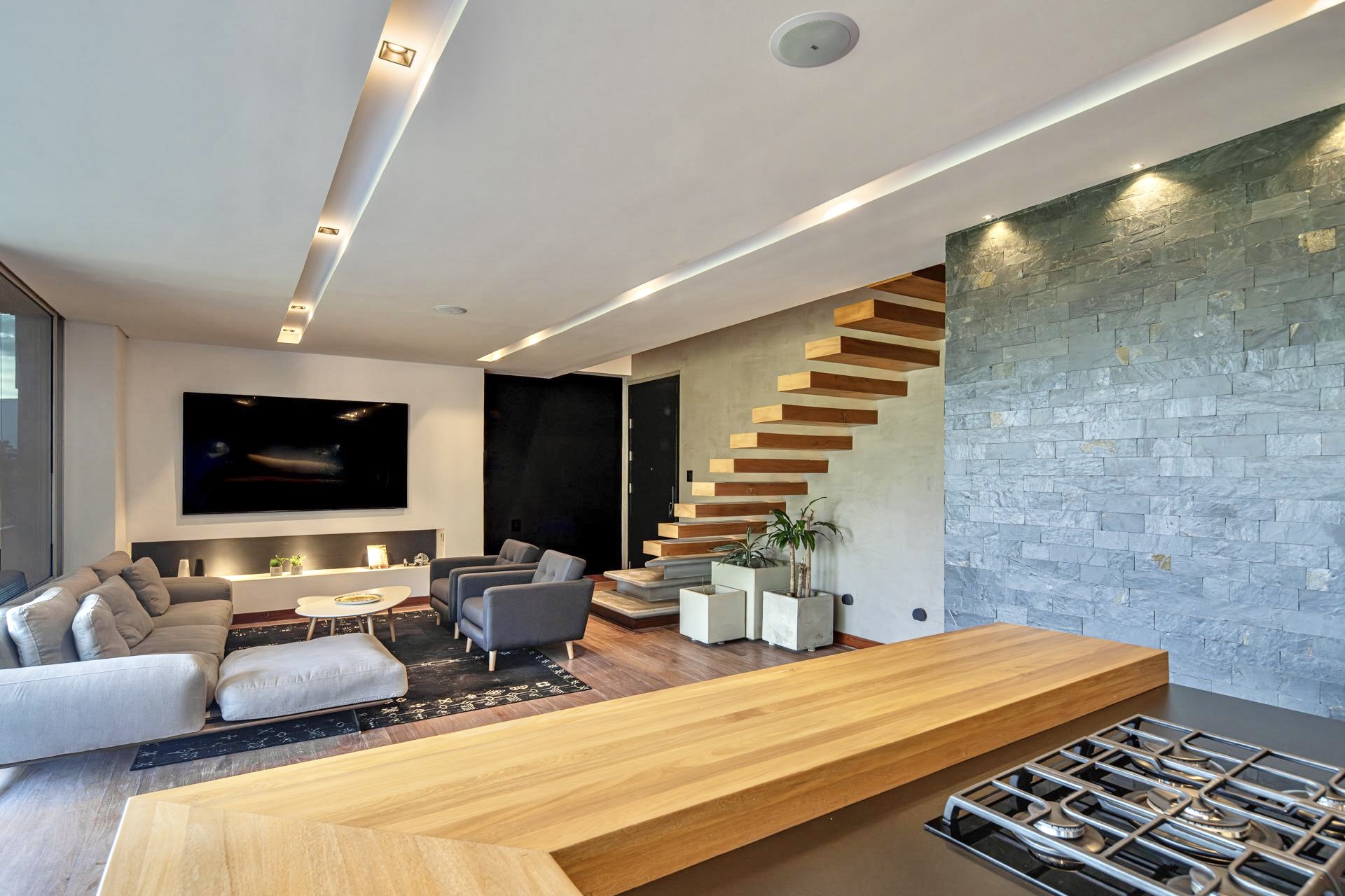 Departamento en venta bajo precio de mercado en Urbanización Las Cumbres
