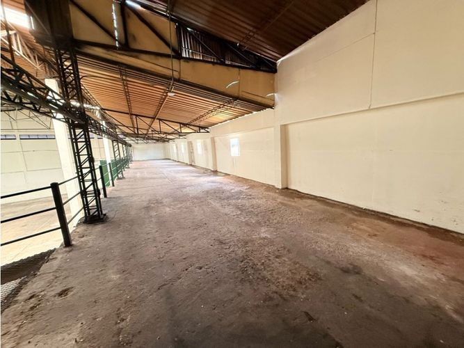 Bodega en arriendo en Armenia, Armenia, 1000 m² · foto 4 de 6