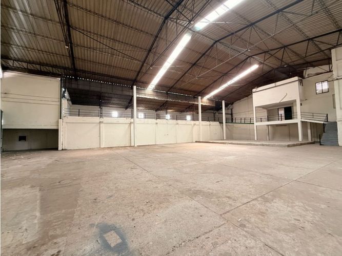 Bodega en arriendo en Armenia, Armenia, 1000 m² · foto 5 de 6