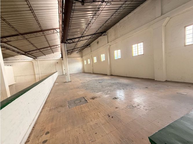 Bodega en arriendo en Armenia, Armenia, 700 m² · foto 3 de 11