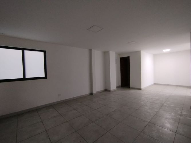 Oficina en arriendo en San Nicolas, Cali, 70 m² · foto 3 de 12
