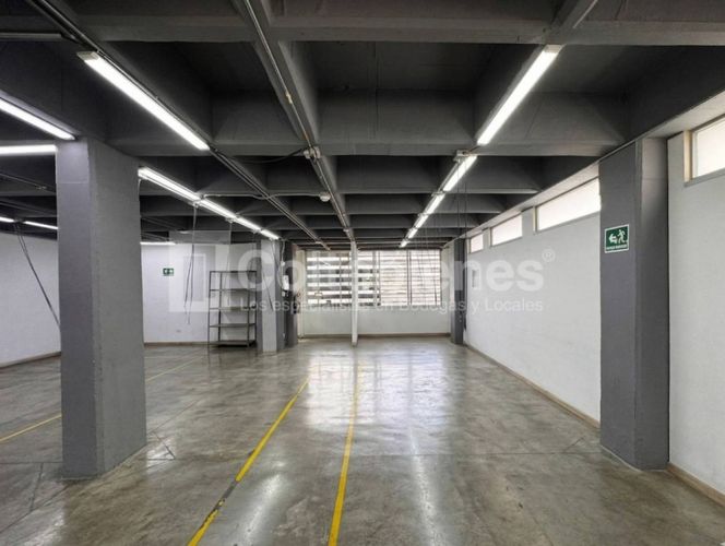 Oficina en arriendo en Suramérica, Itagüí, 200 m² · foto 2 de 12