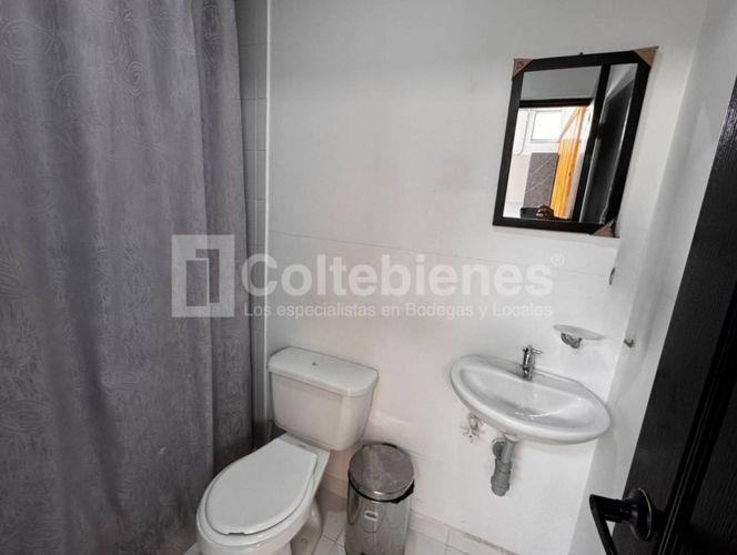 Oficina en arriendo en Suramérica, Itagüí, 200 m² · foto 7 de 12