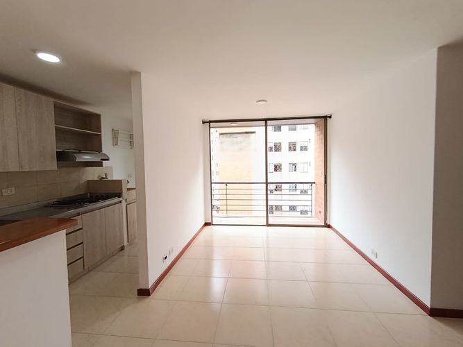 Apartamento de 2 alcobas en arriendo en Patio Bonito, Medellín, 55 m² · foto 3 de 19