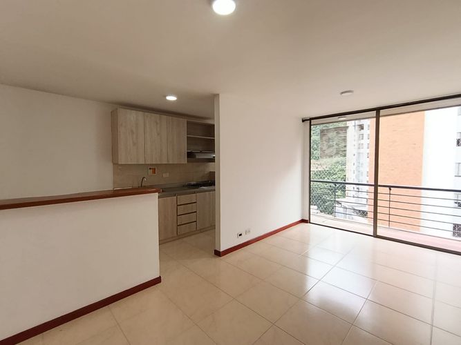 Apartamento de 2 alcobas en arriendo en Patio Bonito, Medellín, 55 m² · foto 5 de 19
