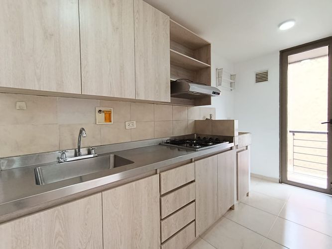Apartamento de 2 alcobas en arriendo en Patio Bonito, Medellín, 55 m² · foto 6 de 19
