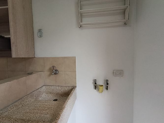 Apartamento de 2 alcobas en arriendo en Patio Bonito, Medellín, 55 m² · foto 9 de 19
