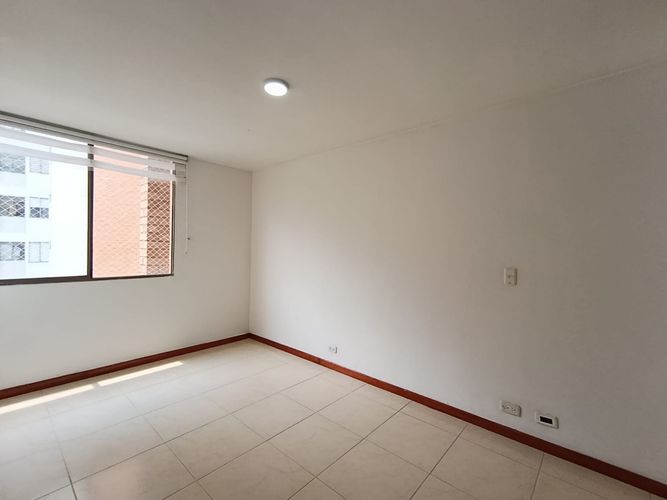 Apartamento de 2 alcobas en arriendo en Patio Bonito, Medellín, 55 m² · foto 12 de 19
