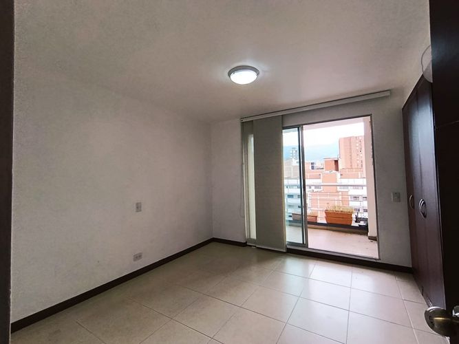 Apartamento de 3 alcobas en arriendo en Laureles, Medellín, 95 m² · foto 10 de 20