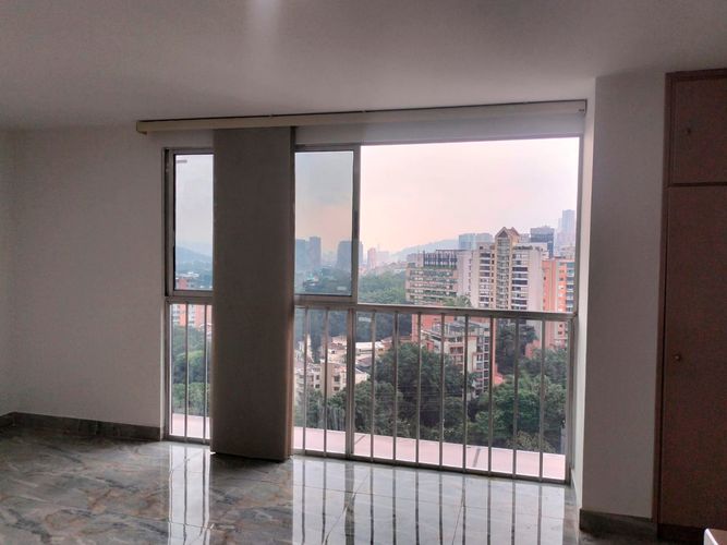 Apartamento de 4 alcobas en arriendo en El Poblado, Medellín, 131 m² · foto 16 de 17