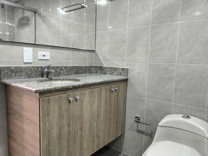 Apartamento de 4 alcobas en arriendo en El Poblado, Medellín, 131 m² · foto 9 de 17