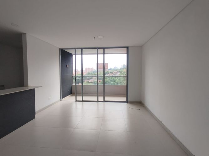 Apartamento de 3 alcobas en arriendo en Loma Del Escobero, Envigado, 70 m² · foto 5 de 13