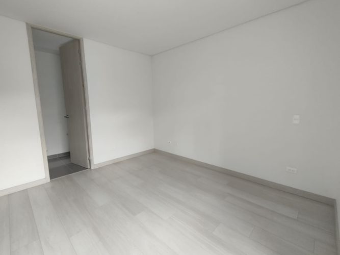 Apartamento de 3 alcobas en arriendo en Loma Del Escobero, Envigado, 70 m² · foto 11 de 13