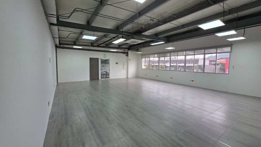 Bodega en arriendo en Zona Industrial N.D., Dosquebradas, 770 m² · foto 8 de 9