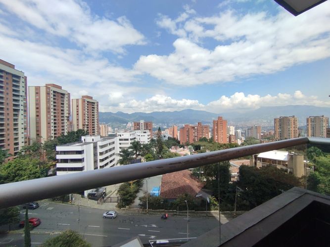 Apartamento de 3 alcobas en arriendo en El Poblado, Medellín, 117 m² · foto 2 de 20