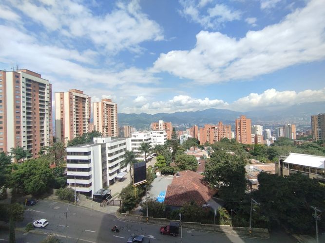 Apartamento de 3 alcobas en arriendo en El Poblado, Medellín, 117 m² · foto 8 de 20
