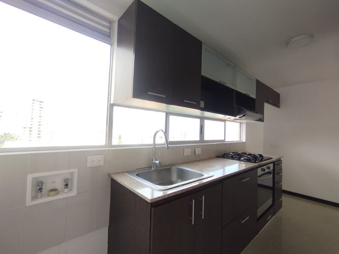 Apartamento de 3 alcobas en arriendo en El Poblado, Medellín, 117 m² · foto 10 de 20