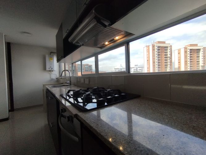 Apartamento de 3 alcobas en arriendo en El Poblado, Medellín, 117 m² · foto 14 de 20
