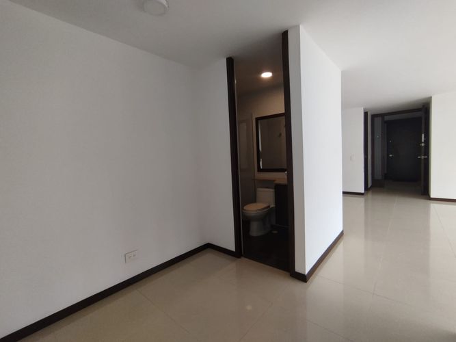 Apartamento de 3 alcobas en arriendo en El Poblado, Medellín, 117 m² · foto 17 de 20