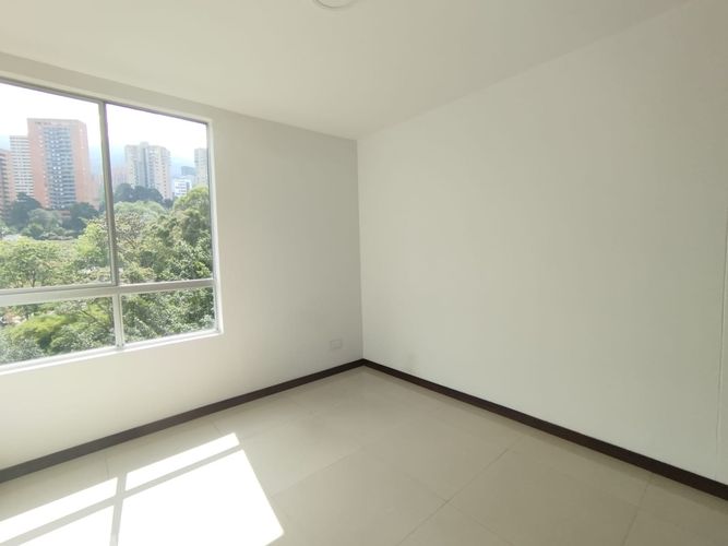 Apartamento de 3 alcobas en arriendo en El Poblado, Medellín, 117 m² · foto 19 de 20