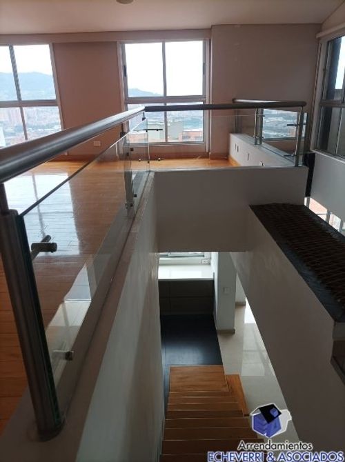 Apartamento de 3 alcobas en arriendo en La Cuenca, Envigado, 306 m² · foto 3 de 11