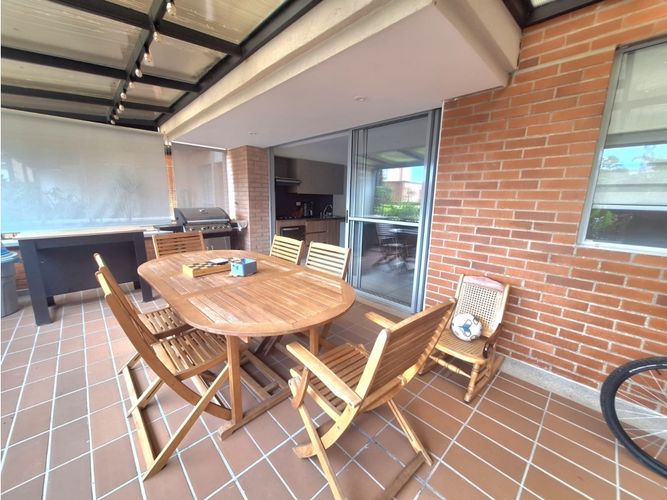 Apartamento de 3 alcobas en venta en Entre Amigos, Sabaneta, 78 m² · foto 2 de 16