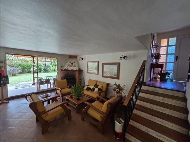 Casa de 5 alcobas en venta en El Tambo, La Ceja, 284 m² · foto 6 de 14