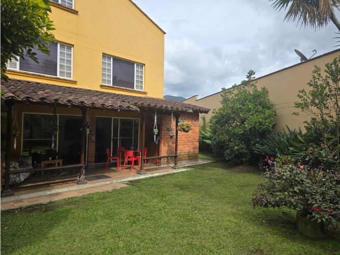 Casa de 5 alcobas en venta en El Tambo, La Ceja, 284 m² · foto 14 de 14