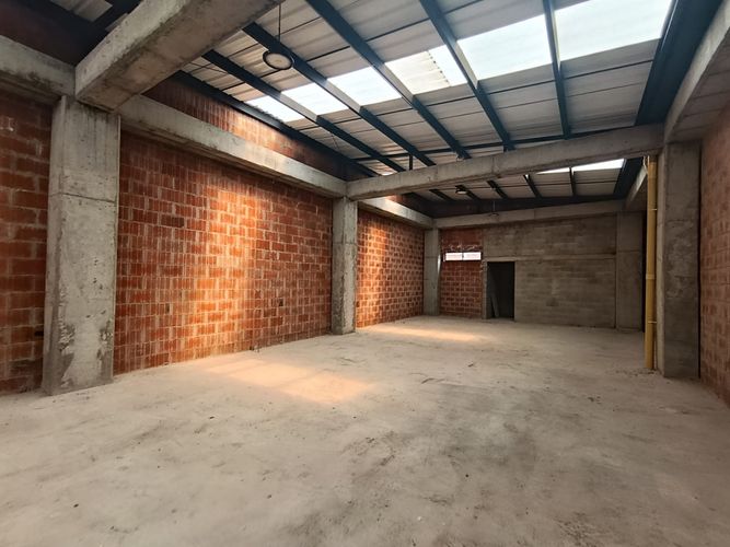 Bodega en arriendo en Trinidad, Medellín, 253 m² · foto 6 de 13