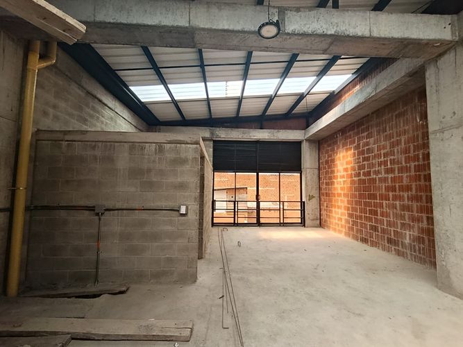 Bodega en arriendo en Trinidad, Medellín, 253 m² · foto 4 de 13