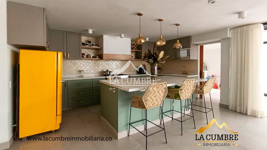 Casa de 3 alcobas en arriendo en El Tesoro, Medellín, 293 m² · foto 5 de 20