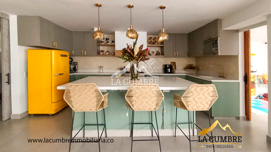 Casa de 3 alcobas en arriendo en El Tesoro, Medellín, 293 m² · foto 6 de 20