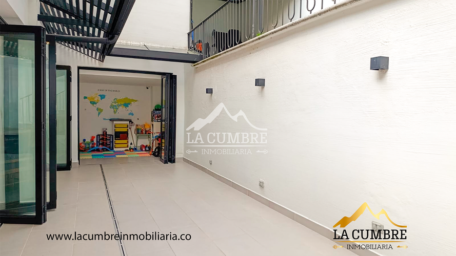 Casa de 3 alcobas en arriendo en El Tesoro, Medellín, 293 m² · foto 9 de 20