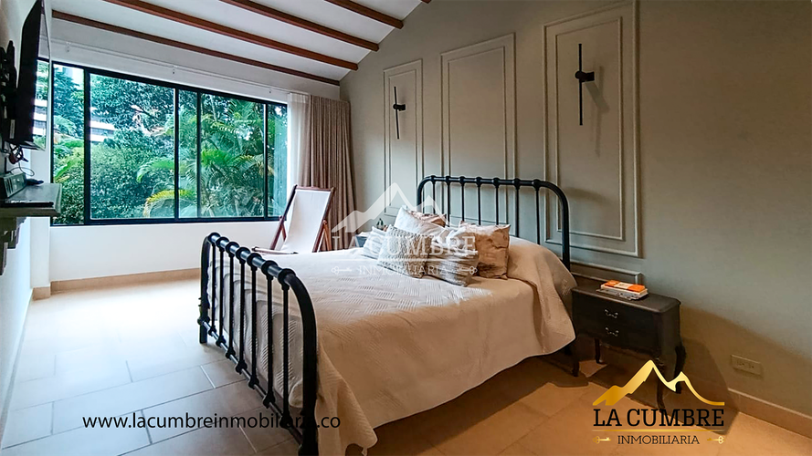 Casa de 3 alcobas en arriendo en El Tesoro, Medellín, 293 m² · foto 13 de 20