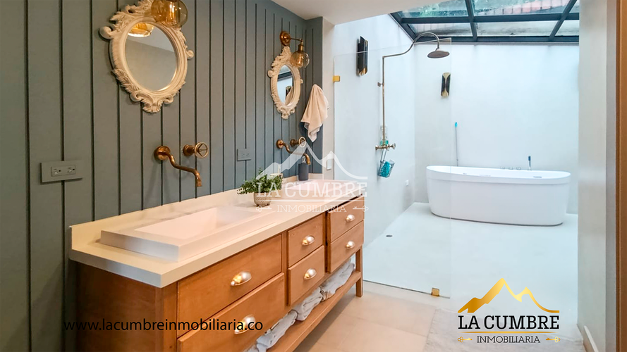 Casa de 3 alcobas en arriendo en El Tesoro, Medellín, 293 m² · foto 14 de 20