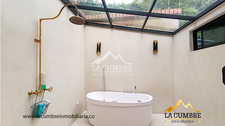 Casa de 3 alcobas en arriendo en El Tesoro, Medellín, 293 m² · foto 15 de 20