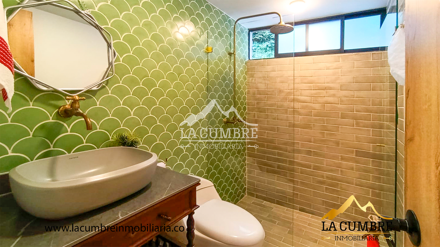 Casa de 3 alcobas en arriendo en El Tesoro, Medellín, 293 m² · foto 19 de 20