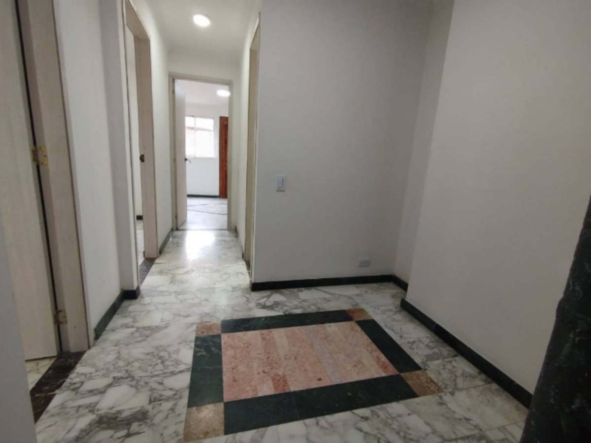 Apartamento en arriendo en Laureles, Medellín · foto 2 de 19