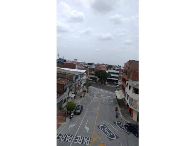 Edificio en venta en Bretaña, Cali, 1200 m² · foto 8 de 22