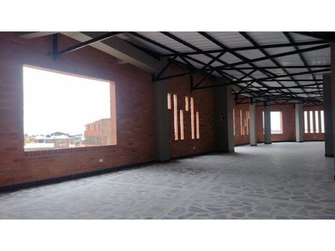 Edificio en venta en Bretaña, Cali, 1200 m² · foto 10 de 22