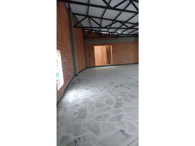 Edificio en venta en Bretaña, Cali, 1200 m² · foto 13 de 22
