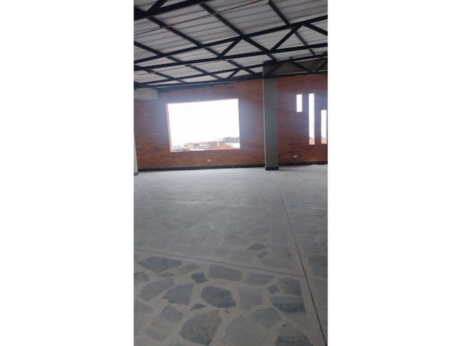 Edificio en venta en Bretaña, Cali, 1200 m² · foto 14 de 22