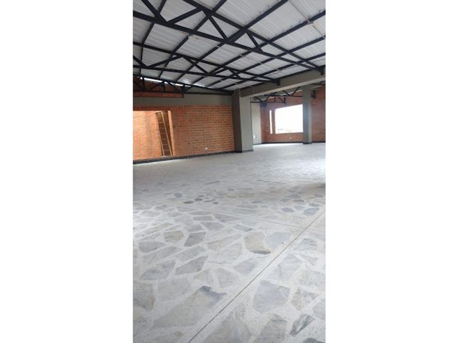 Edificio en venta en Bretaña, Cali, 1200 m² · foto 15 de 22