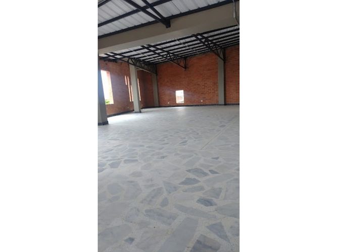 Edificio en venta en Bretaña, Cali, 1200 m² · foto 18 de 22
