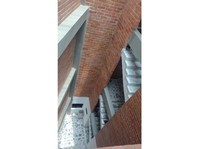 Edificio en venta en Bretaña, Cali, 1200 m² · foto 21 de 22