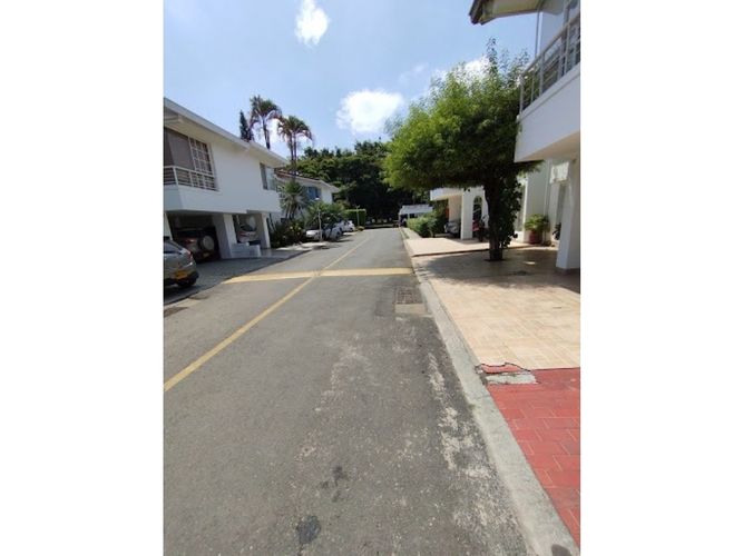 Casa de 6 alcobas en venta en Pasoancho, Cali, 250 m² · foto 2 de 24