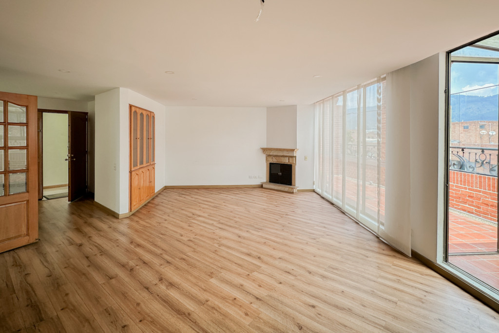 Apartamento en venta en Rincon Del Chico, Bogotá · foto 2 de 24